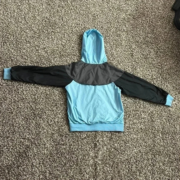 Nike Boys' Windrunner Jacket - Picture 3 of 4